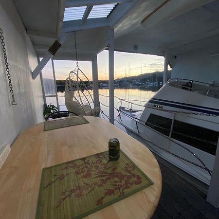On The Water Boat House Apartamento Whangarei Exterior foto